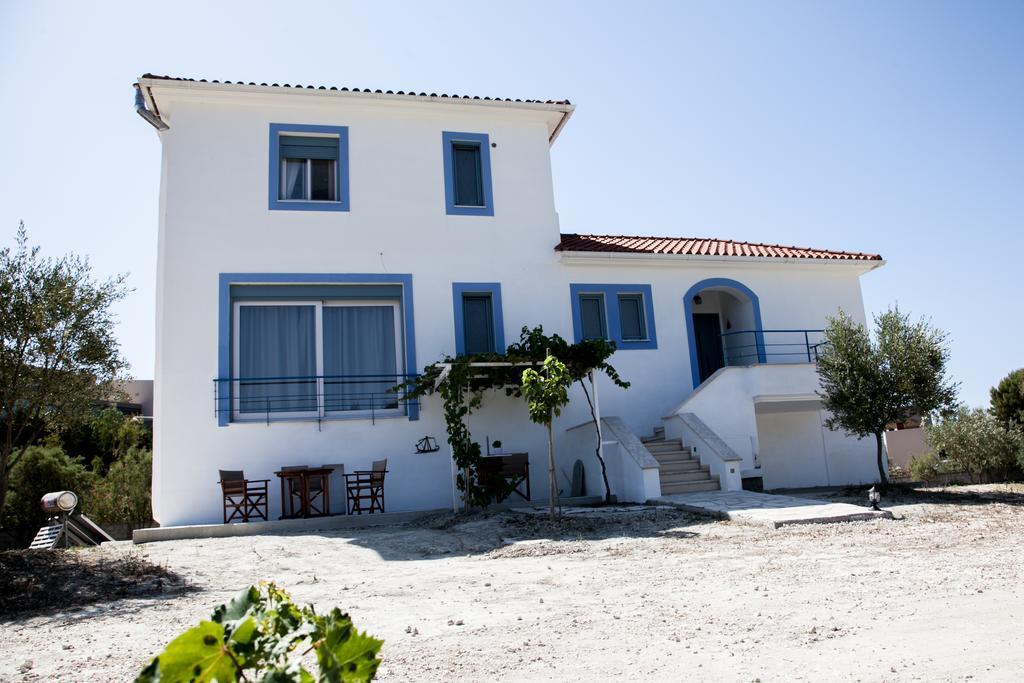 Romanos XI Xi Beach Exterior photo